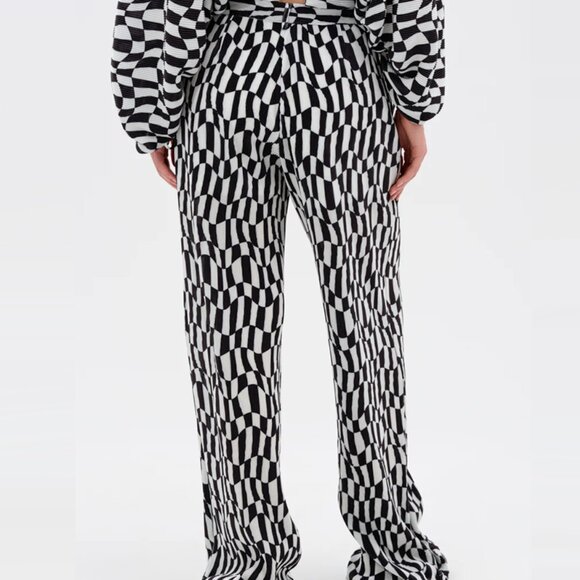 Akira Bari Checkered Plisse Trouser and Cropped Top Set - Picture 7 of 8